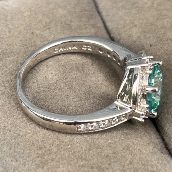 Cubic Zirconia Sterling Silver Ring size 7 1/2 blue gemstone - Picture 6 of 9
